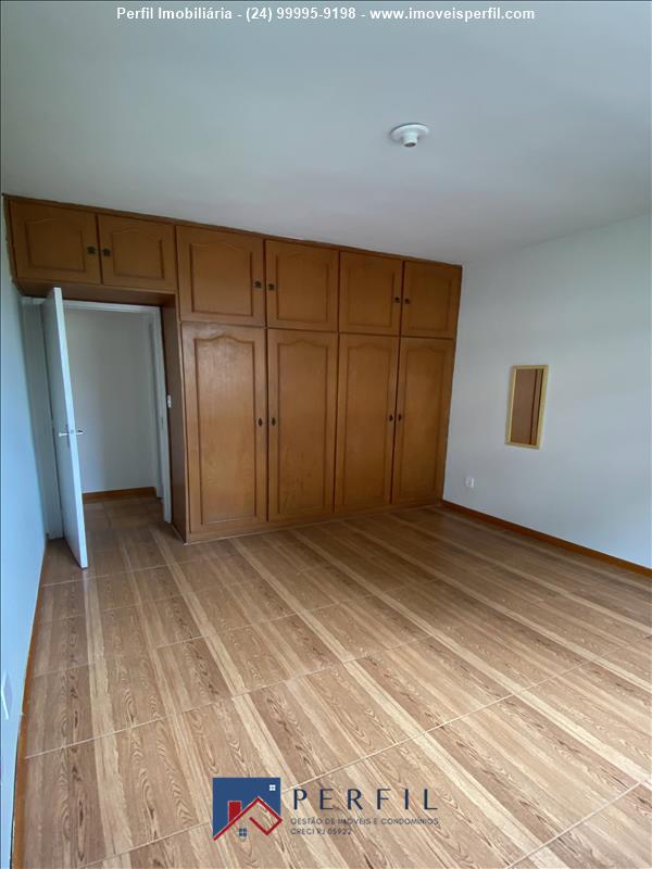 Apartamento para Alugar no Comercial em Resende