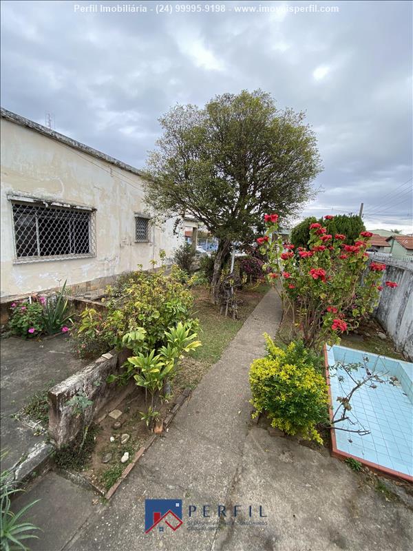 Casa para Venda ou Alugar no Vila Julieta em Resende