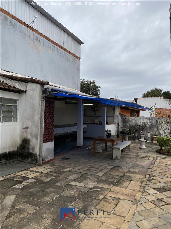 Casa para Venda ou Alugar no Vila Julieta em Resende