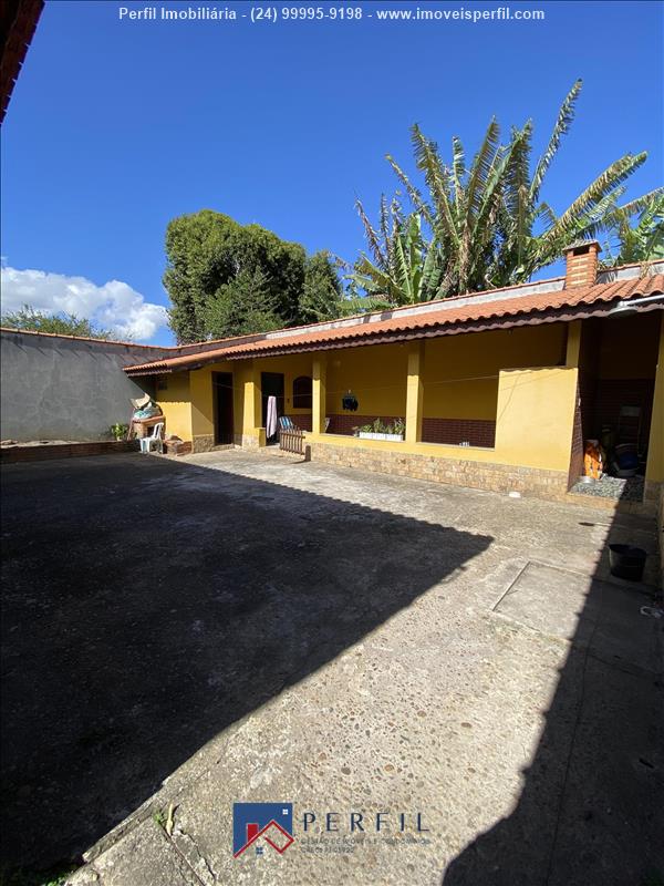 Casa a Venda no Campo Alegre em Itatiaia