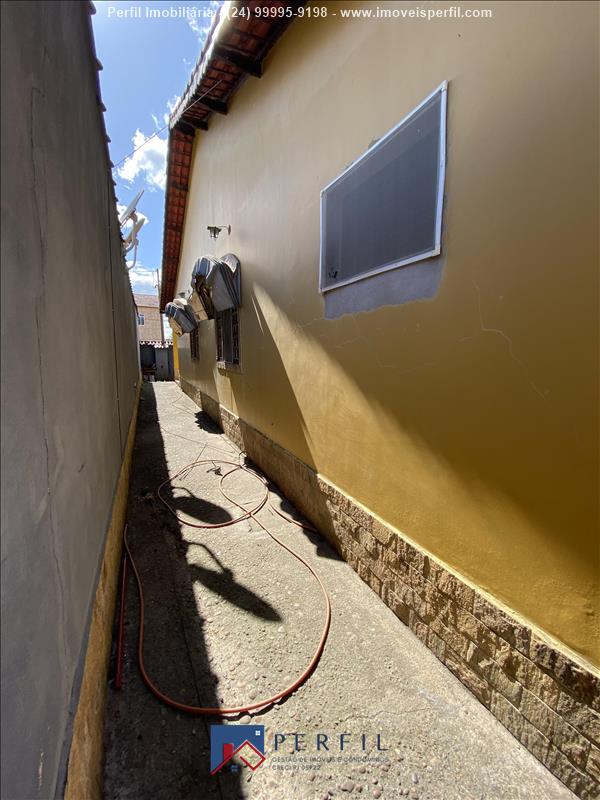 Casa a Venda no Campo Alegre em Itatiaia