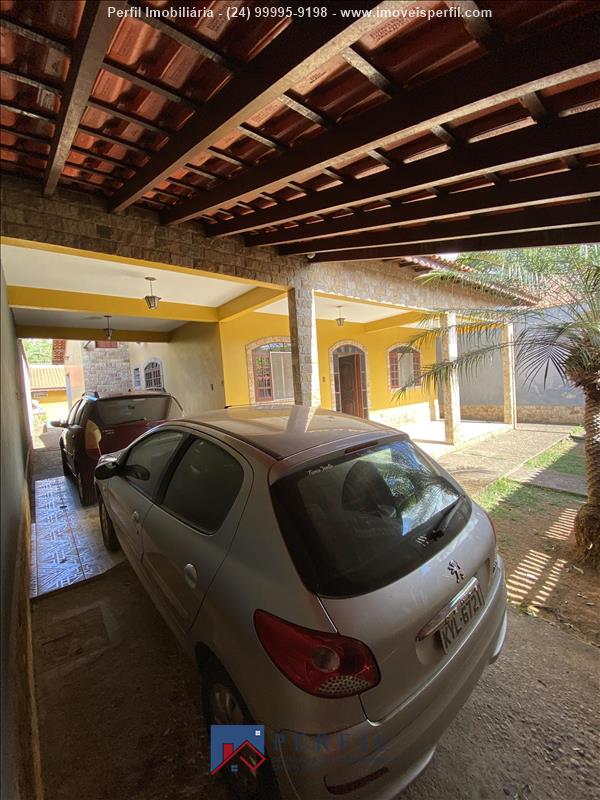 Casa a Venda no Campo Alegre em Itatiaia