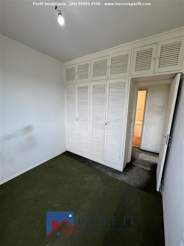 Apartamento a Venda no Comercial em Resende