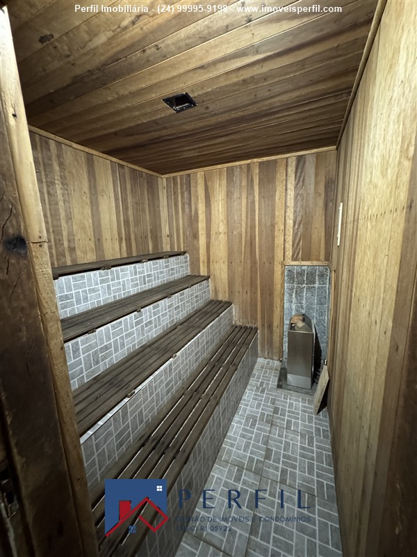 Apartamento a Venda no Comercial em Resende