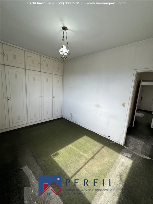 Apartamento a Venda no Comercial em Resende