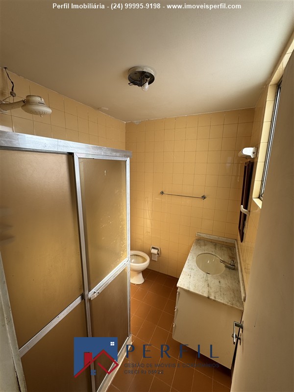 Apartamento a Venda no Comercial em Resende