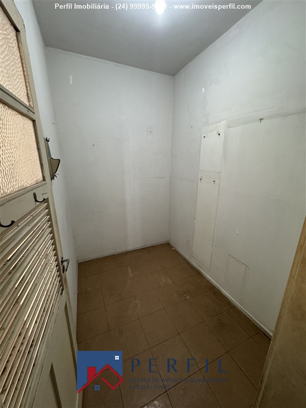 Apartamento a Venda no Comercial em Resende