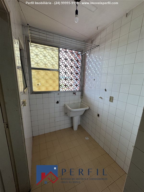 Apartamento a Venda no Comercial em Resende