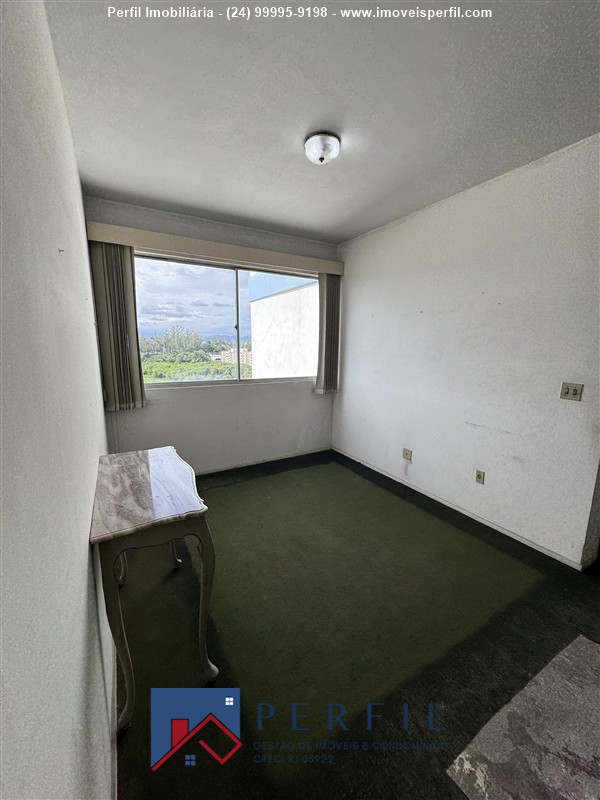 Apartamento a Venda no Comercial em Resende