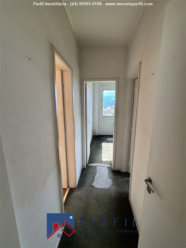 Apartamento a Venda no Comercial em Resende