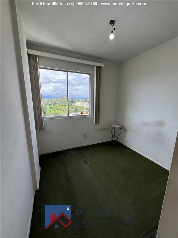 Apartamento a Venda no Comercial em Resende