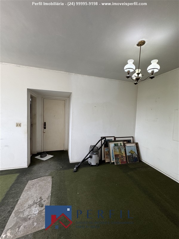 Apartamento a Venda no Comercial em Resende