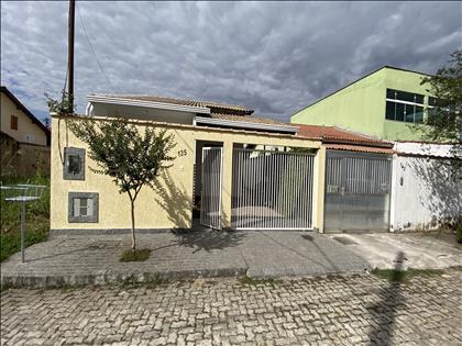 Casa à Venda